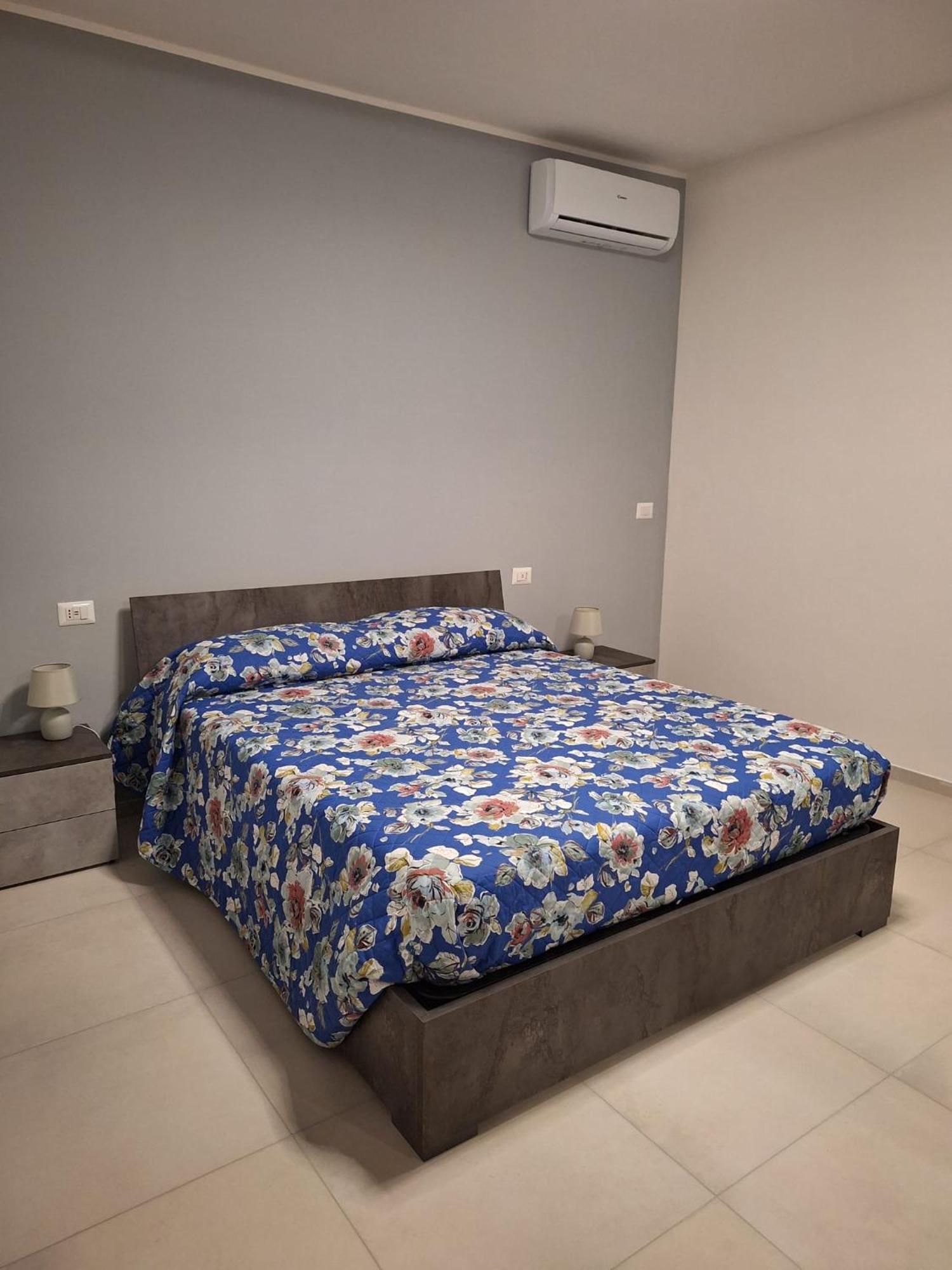 Desy Apartment Syracuse Esterno foto